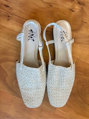 Vintage Women’s Cream Woven Slingback Mules